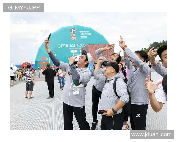 世纪杯足球明星队员全名单揭晓各国球星齐聚一堂展现风采 世纪杯足球明星队员全名单揭晓各国球星齐聚一堂展现风采