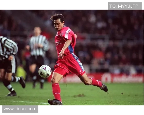 非洲足球明星风采展示领略他们在绿茵场上的精彩瞬间与激情表现 非洲足球明星风采展示领略他们在绿茵场上的精彩瞬间与激情表现