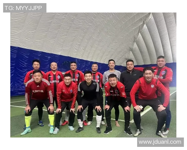 兄弟情深一起踢足球追逐梦想的明星之路