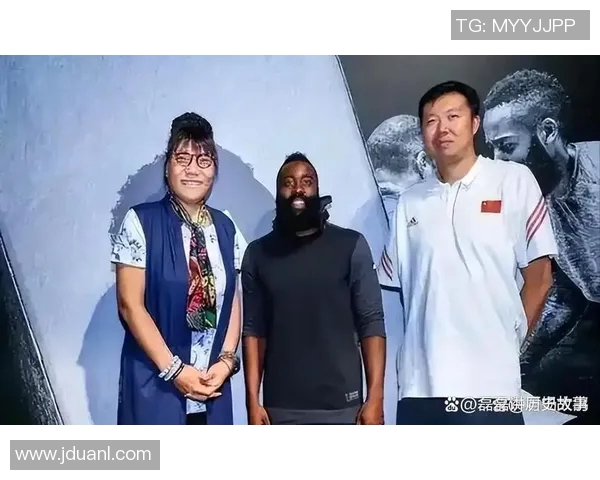 昔日篮球明星沦落街头生活艰辛引发社会关注与思考